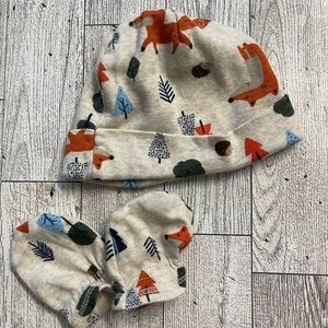 Woodland themed baby hat & mitten set